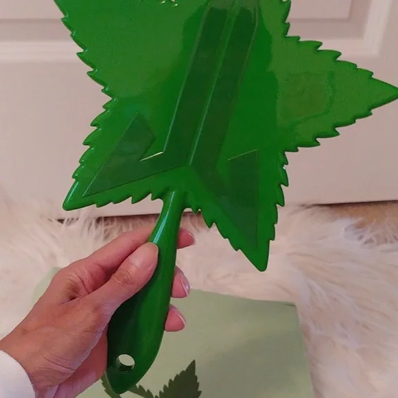 💚NWT JEFFREE STAR 4/20 LIMITED EDITION GREEN LEAF MIRROR - Picture 5 of 7